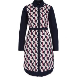 Sukienka koszulowa DKNY P9GBECRB. Niebieskie sukienki damskie DKNY, na co dzień, xs, bez wzorów, z elastanu, z koszulowym kołnierzykiem, bez rękawów, proste. W wyprzedaży za 359,00 zł.