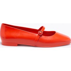 Melissa - Baleriny Believe. Czerwone baleriny damskie Melissa, bez wzorów, z materiału, bez obcasa. W wyprzedaży za 139,90 zł.