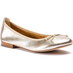 Baleriny CAPRICE - 9-22102-22 Lt Gold Metal. 978. Żółte baleriny damskie marki Caprice, bez wzorów, ze skóry, bez obcasa. Za 239,90 zł.