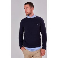 Swetry męskie: Sweter w kolorze granatowym