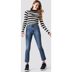 NA-KD Trend Jeansy z klasycznym wykończeniem - Blue. Niebieskie spodnie z wysokim stanem NA-KD Trend, z denimu. Za 161,95 zł.