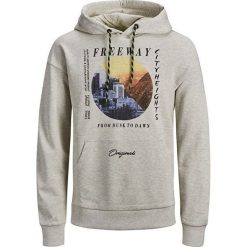 Jack&Jones Męska bluza firmy Suburban Sweat Hood White Melange (rozmiar S). Białe bluzy męskie Jack&Jones, s, bez wzorów, bez kołnierzyka, bez rękawów, bez kaptura. W wyprzedaży za 144,00 zł.