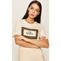 Answear - T-shirt. Białe bluzki damskie ANSWEAR, s, z nadrukiem, z bawełny, casualowe, z okrągłym kołnierzem. W wyprzedaży za 49,90 zł.