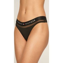 Tommy Hilfiger - Stringi. Czarne majtki damskie TOMMY HILFIGER, m, z elastanu. Za 79,90 zł.