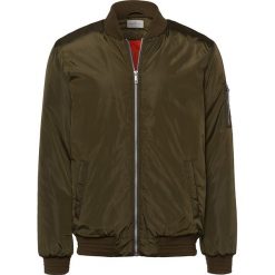 Kurtka w kolorze khaki. Brązowe płaszcze męskie Cross Jeans, xl, bez wzorów, bez kaptura. W wyprzedaży za 109,95 zł.