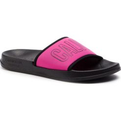Klapki CALVIN KLEIN - Slide KW0KW00728 507. Różowe klapki damskie Calvin Klein, bez wzorów, z tworzywa sztucznego, bez obcasa. Za 129,00 zł.