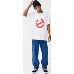 Koszulka Pogromcy duchów. Białe koszulki męskie Pull&Bear, m, bez wzorów, bez kołnierzyka, z krótkim rękawem, krótkie. Za 59,90 zł.