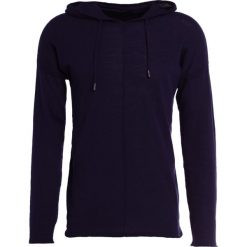 Diesel Black Gold KOHOODY PULLOVER Bluza z kapturem dark navy. Niebieskie bluzy męskie rozpinane marki Diesel Black Gold, m, z bawełny, z kapturem. W wyprzedaży za 474,50 zł.