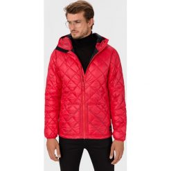 Oakley Chambers Kurtka Czerwony. Czerwone płaszcze męskie Oakley, m, bez wzorów, z materiału, bez kaptura. Za 714,95 zł.