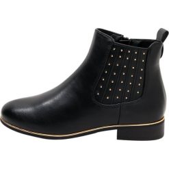 Botki damskie: ONLY SHOES ONLBOBBY STUD BOOTIE Botki black