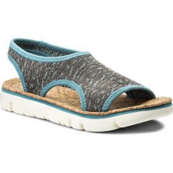 Sandały CAMPER - Oruga Sandal K200360-003 Knitter Moore. Szare klapki damskie marki Camper, bez wzorów, z tworzywa sztucznego, bez obcasa. W wyprzedaży za 289,00 zł.
