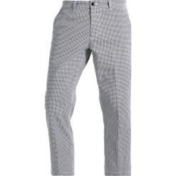 Chinosy męskie: Obey Clothing STRAGGLER HOUNDSTOOTH Spodnie materiałowe white multi