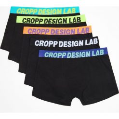 5 pack bokserek - Czarny. Czarne bokserki męskie marki Cropp, bez wzorów. Za 69,99 zł.