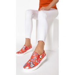 Czerwone Slip On Terrora. Czerwone trampki i tenisówki damskie Born2be, bez wzorów, bez zapięcia. W wyprzedaży za 39,99 zł.