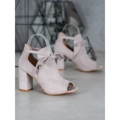 WiĄzane botki open toe vinceza. Botki damskie Vinceza, z zamszu, z otwartym noskiem, bez obcasa, bez zapięcia. Za 133,90 zł.