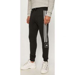 Adidas Performance - Spodnie. Czarne spodnie męskie adidas Performance, na co dzień, s, z aplikacjami, z bawełny. Za 229,90 zł.