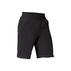 Spodenki do łagodnej jogi męskie. Czarne spodenki i szorty męskie DOMYOS, s, bez wzorów, z elastanu. Za 59,99 zł.