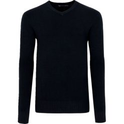 Swetry klasyczne męskie: Sweter w kolorze czarnym