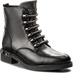 Botki CARINII - B4131/CN E50-000-POL-B57. Czarne botki damskie skórzane Carinii. W wyprzedaży za 259,00 zł.
