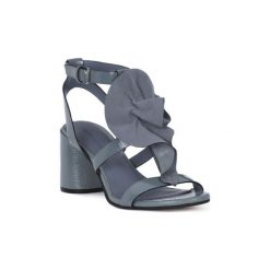 Sandały Elvio Zanon NAPLAK JEANS. Niebieskie sandały damskie Elvio Zanon, bez wzorów, z jeansu, bez obcasa, bez zapięcia. Za 529,79 zł.