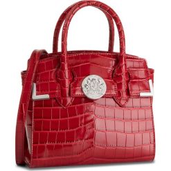 Torebka GUESS - Atlas (Lc) HWATLC L9478 RED. Czerwone torebki klasyczne damskie Guess, z aplikacjami, ze skóry ekologicznej, klasyczne, bez dodatków. Za 979,00 zł.