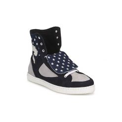 Buty Chipie JILIANE. Czarne trampki i tenisówki damskie Chipie, bez wzorów, bez zapięcia. Za 197,40 zł.
