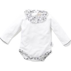 Body "Meilla" w kolorze białym. Białe body niemowlęce Jottum, bez wzorów, z bawełny, bez rękawów. W wyprzedaży za 45,95 zł.