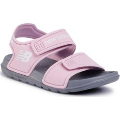 Sandały NEW BALANCE - YOSPSDPN Różowy. Różowe sandały dziewczęce New Balance, ze skóry ekologicznej, bez zapięcia. Za 99,00 zł.