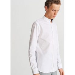 Bawełniana koszula slim fit - Biały. Białe koszule męskie marki Reserved, m, z bawełny. Za 69,99 zł.