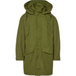 Parka TOMMY HILFIGER LEWIS HAMILTON Lh MW0MW13370. Zielone kurtki męskie TOMMY HILFIGER, m, bez wzorów, z bawełny, bez kaptura. Za 1599,00 zł.