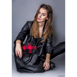 Torba basic czerwona krata. Czerwone torebki klasyczne damskie marki Pakamera, bez wzorów, z bawełny, na ramię, bez dodatków. Za 145,00 zł.