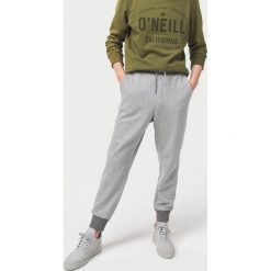 O'Neill Skyline Spodnie dresowe Szary. Szare spodnie męskie O'Neill, s, bez wzorów, z bawełny. Za 274,95 zł.