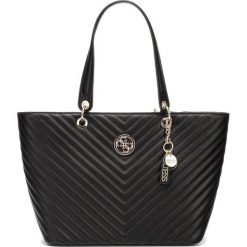 Guess Kamryn Torebka Czarny. Czarne torebki klasyczne damskie Guess, z aplikacjami, z materiału, bez dodatków. Za 592,95 zł.