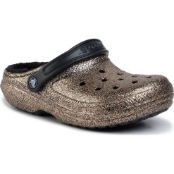 Klapki CROCS - Classic Glitter Lined Clog 205842 Gold/Black. Żółte klapki damskie Crocs, bez wzorów, z tworzywa sztucznego, bez obcasa. Za 219,00 zł.