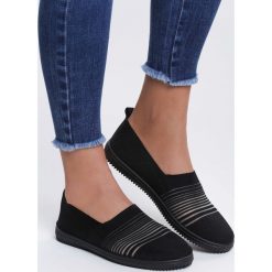 Czarne Tenisówki Undaunted. Czarne trampki i tenisówki damskie marki vices, z aplikacjami, bez zapięcia. Za 49,99 zł.
