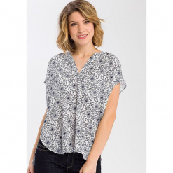 Bluzka w kolorze białym. Białe bluzki nietoperze Cross Jeans, s. W wyprzedaży za 45,95 zł.