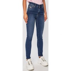 Diesel - Jeansy. Niebieskie jeansy damskie Diesel, z aplikacjami, z elastanu. W wyprzedaży za 399,90 zł.