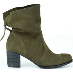 Botki - skóra naturalna - model 497 - kolor oliwka. Botki damskie Zapato, ze skóry, bez obcasa, bez zapięcia. W wyprzedaży za 319,20 zł.