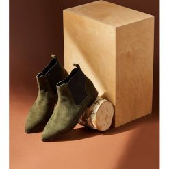 Zamszowe botki khaki. Brązowe botki damskie z zamszu, eleganckie. W wyprzedaży za 99,99 zł.