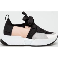 Answear - Buty. Czarne buty sportowe damskie ANSWEAR, bez wzorów, z gumy, sportowe. W wyprzedaży za 139,90 zł.