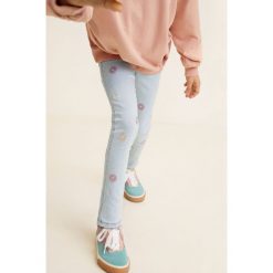 Mango Kids - Jeansy dziecięce Arizona 110-164 cm. Niebieskie jeansy dziewczęce marki Mango Kids, z haftami, z elastanu. Za 119,90 zł.