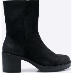 Vagabond - Botki Tilda. Czarne buty zimowe damskie marki Vagabond, z materiału, z okrągłym noskiem. W wyprzedaży za 359,90 zł.