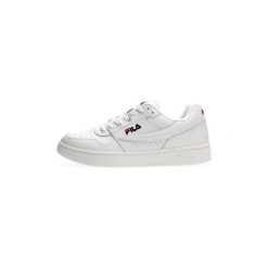 Buty Fila 1010583 ARCADE LOW SNEAKERS m__czyzna WHITE. Białe trampki męskie Fila, bez wzorów, bez zapięcia. Za 299,18 zł.