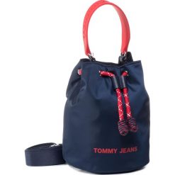 Torebka TOMMY JEANS - Tjw Natutical Mix Sm Bucket Nyl AW0AW08052 0F4. Niebieskie torebki klasyczne damskie Tommy Jeans, bez wzorów, z jeansu, bez dodatków. Za 359,00 zł.