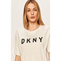 Dkny - T-shirt. Białe bluzki damskie DKNY, s, z nadrukiem, z bawełny, casualowe, z okrągłym kołnierzem. W wyprzedaży za 199,90 zł.