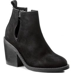 Botki STEVE MADDEN - Sharini Ankleboot 91000074-0W0-10002-01001 Black. Czarne botki damskie na obcasie marki Steve Madden, z nubiku. W wyprzedaży za 369,00 zł.