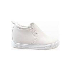 Białe sneakersy na koturnie DD384-2. Białe sneakersy damskie ButyModne. Za 66,79 zł.