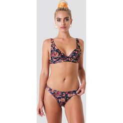 Monokini: NA-KD Swimwear Dół bikini z szerokim paskiem – Blue,Multicolor,Navy
