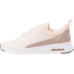 Nike Sportswear AIR MAX THEA Sneakersy niskie guava ice/diffused taupe. Różowe sneakersy damskie Nike Sportswear, bez wzorów, z tworzywa sztucznego, bez zapięcia. Za 499,00 zł.