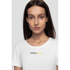 T-shirt damski TSD267 - biały. Białe t-shirty damskie marki 4f, bez wzorów, bez kołnierzyka. Za 49,99 zł.